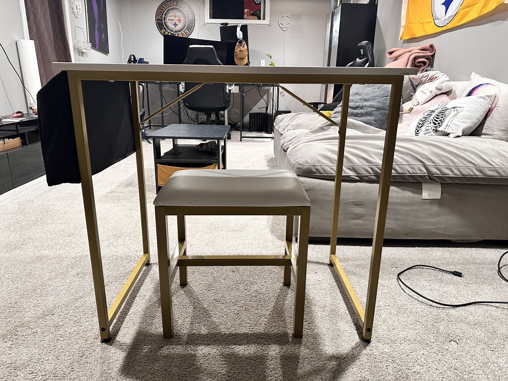 43” White and gold desk