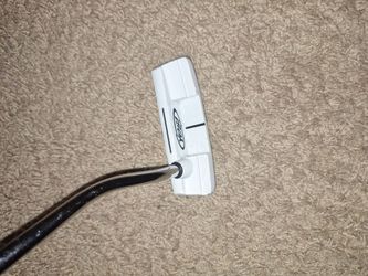 Yes putter