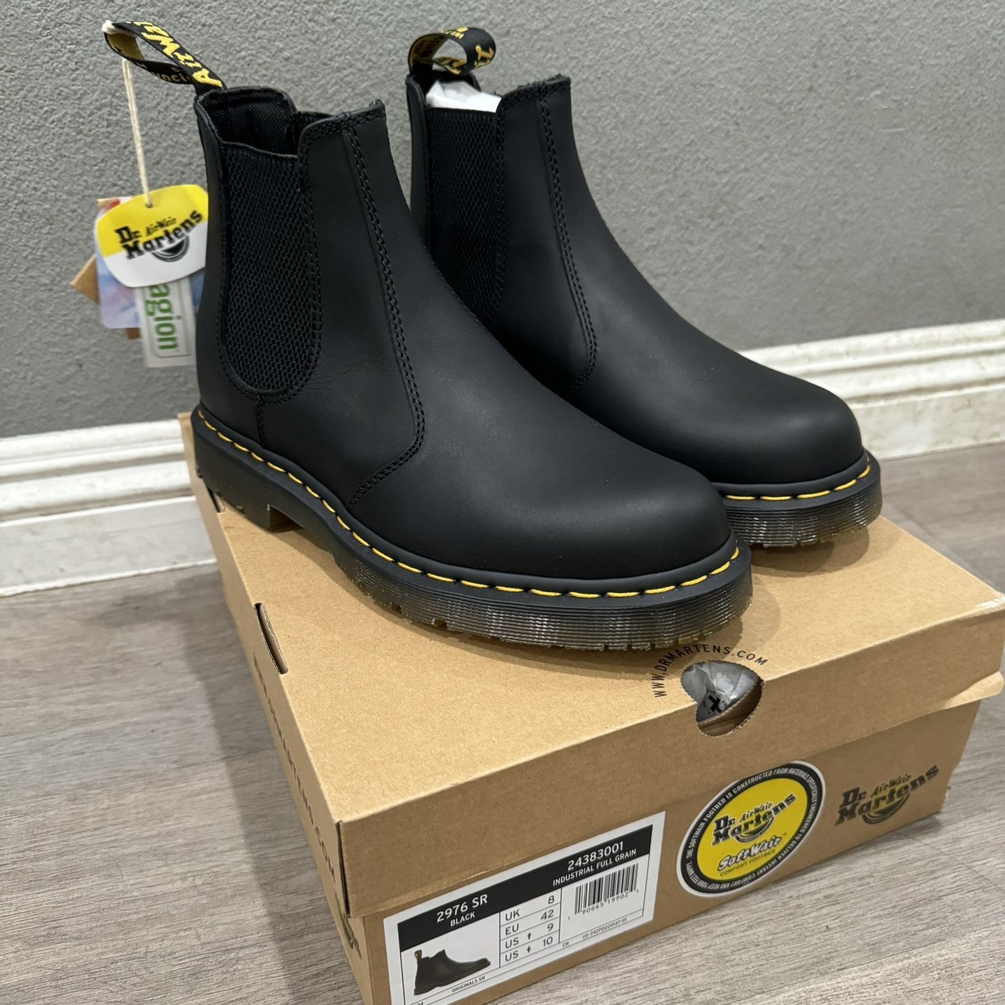 Doc Martens 2976 SR  Sz 9 Brand New 