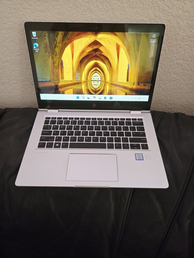 Hp Computer 2+1 Convertible Touchscreen/8GB Ram/256SDD 
