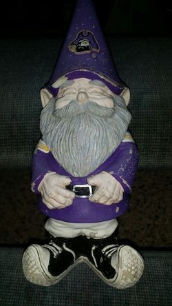 College/collegiate yard Knome