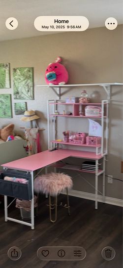 Kids desk