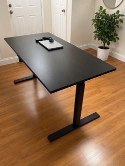 30”x60” Height Adjustable Standing Desk – Manual Crank