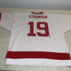 Steve Yzerman Detroit Red Wings Logo Athletic Jersey Shirt Mens Large Clean Nhl