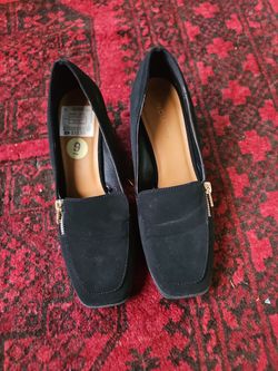 Womens shoes. 9