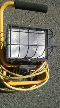 Yellow Shop Light with longer cord works great