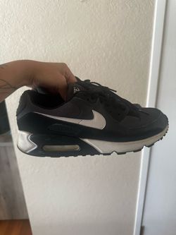 Men's Nikes shoes -size 10