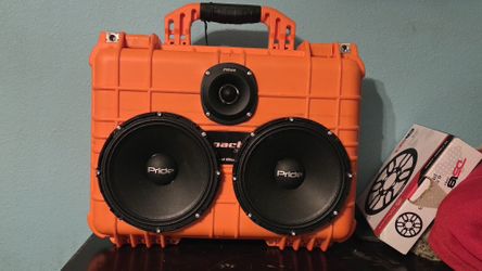 boombox bluetooth speaker 6.5 $500. It sounds very clear and loud