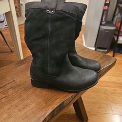 Women's Leather Ugg Boots (10)