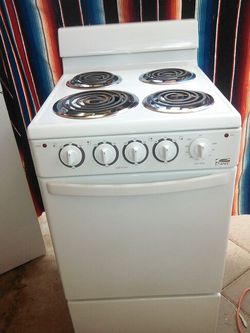 Small Stove / trailer size / electric range / Oven for Sale in Mesa, AZ -  OfferUp