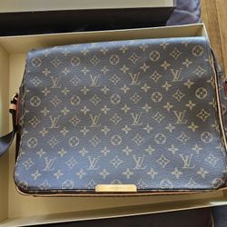 Louis Vuitton T Shirt for Sale in Santa Ana, CA - OfferUp