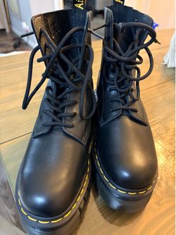 Dr. Martin boot Wsize7