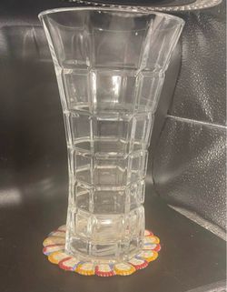 Clear Glass Geometric Pattern Vase (9.75”)