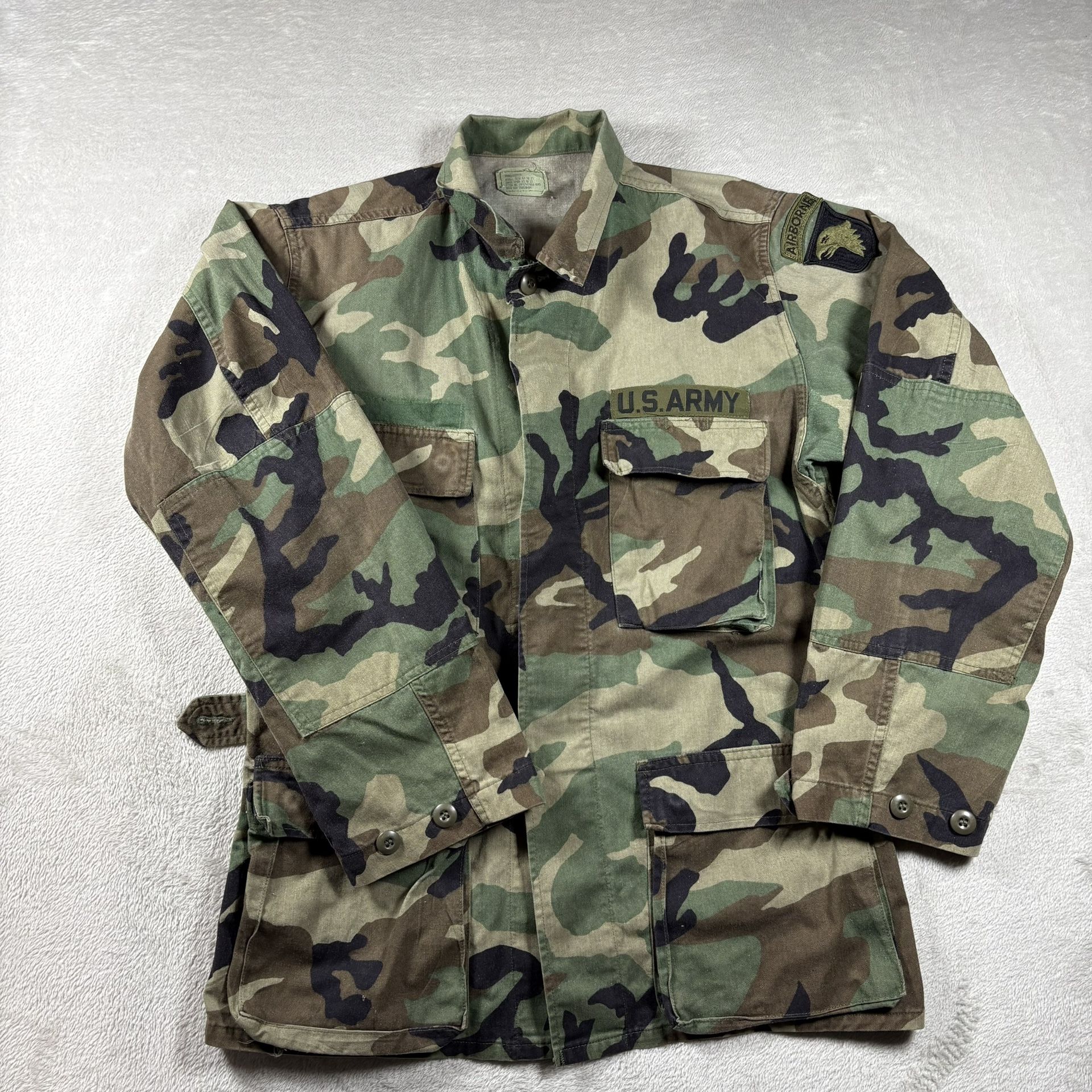 Vintage Men’s S US Army Woodland Camo Chore Field Shirt Jacket Patches #3448