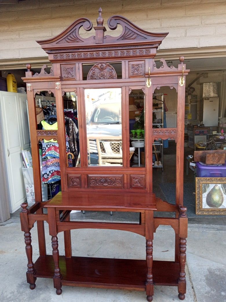 BEAUTIFUL LARGE HALL TREE WITH BEVELED MIRROR