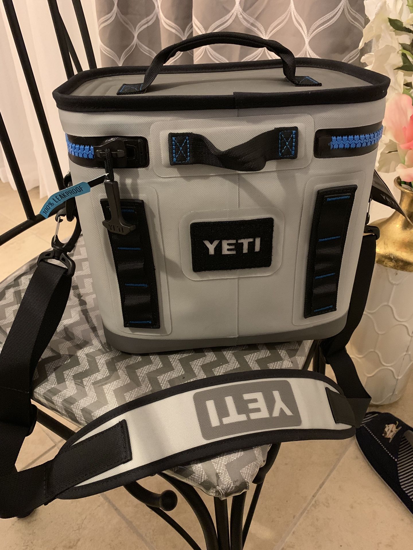 YETI Hopper Flip 8 Cooler *brand new*