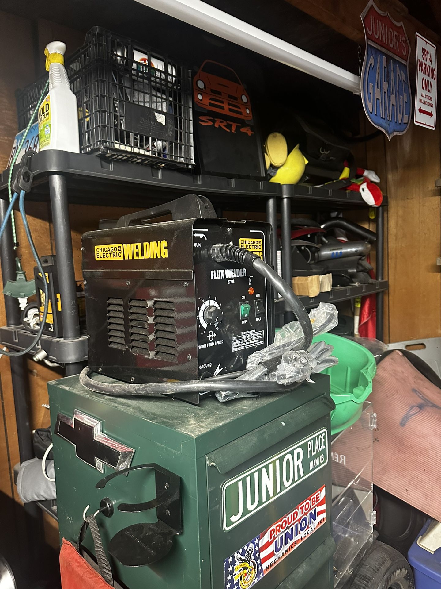 Chicago Electric WELDER (LIKE-NEW)