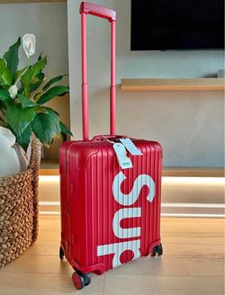 Supreme RIMOWA 45L Multiwheel
Carry-on