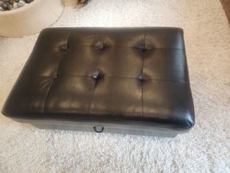 Storage ottoman