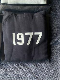 Essentials Hoodie “L”