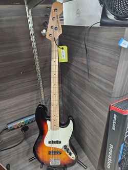 Fender squire bass guitar [GNH023100]