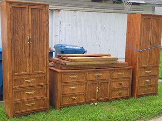 dresser mirror and accent pieces