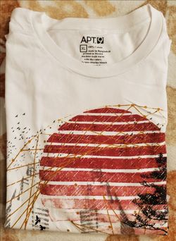 6 APT.9 T-shirts- XL