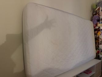 Twin mattress