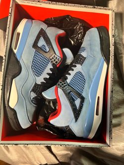 Jordan 4 Travis Scott
