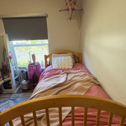 Bedroom Set - Twin Bed, Dresser w/ mirror, Nightstand 