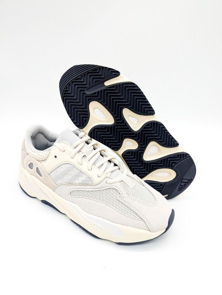 Yeezy Boost 700 Analog EG7596 Size 9.5 - bibarnabloc.cat display picture 1