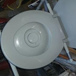 Portable Toilet $40 Brand New Never Used  Hablo Español 