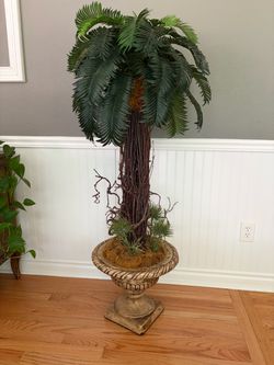 Artificial palm tree