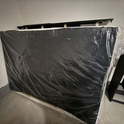 Serta Queen Boxspring And Mattress