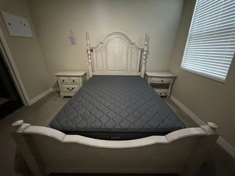 Kincaid Queen Bedroom Set + Mattress – Living Spaces – Like New – $2500