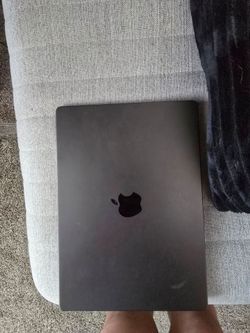 MacBook 14in M4 chip
