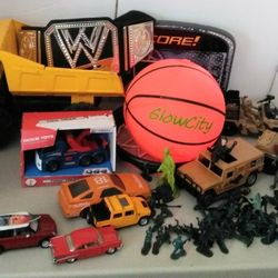 KIDS ADULTS CHRISTMAS GIFTS. READ DETAILS