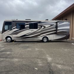 2011 Newmar Canyon Star