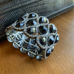 Black teardrop thick stretchy bracelet Art Deco gothic. Missing a few small stones though it’s not noticeable. One large stone was glued in that there