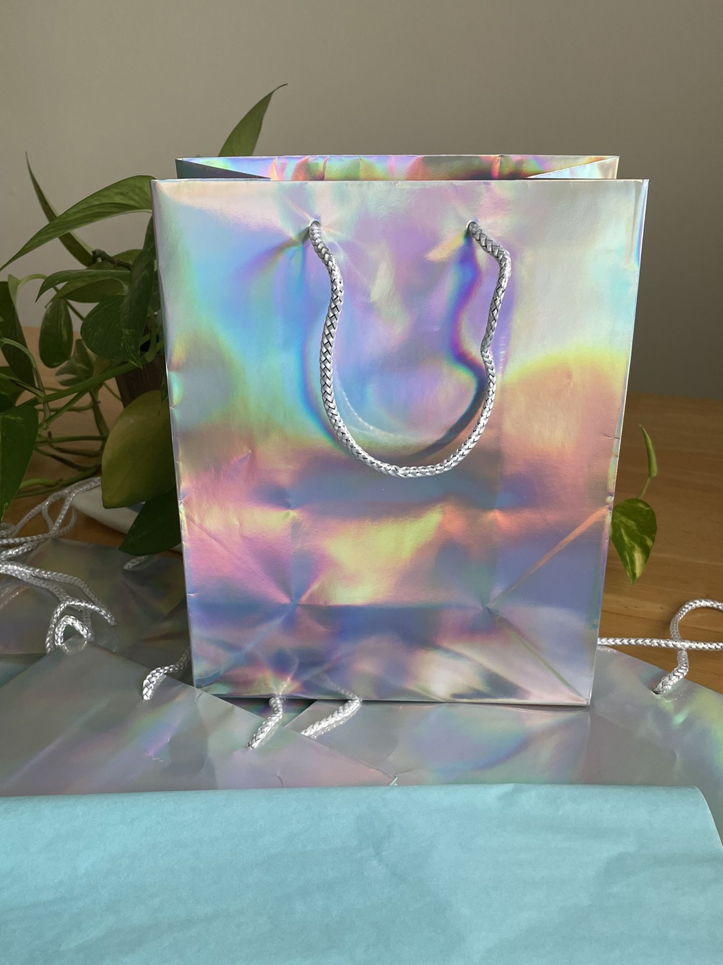 10 Holographic Gift Bags w/ paper 