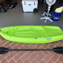 Lifetime Green Youth Wave Kayak with Paddle