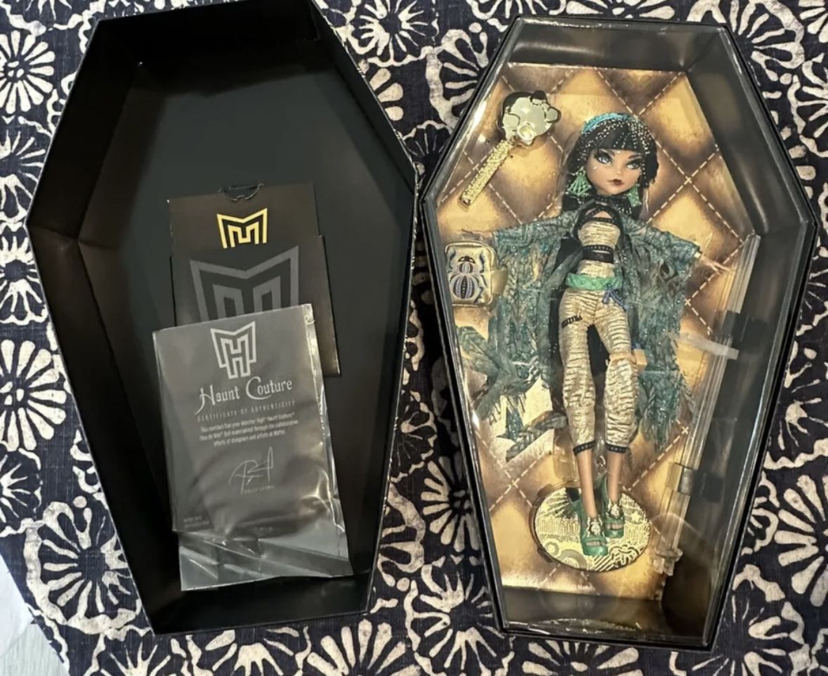 Mattel Creations 2022 Monster High Haunt Couture Cleo de Nile Doll