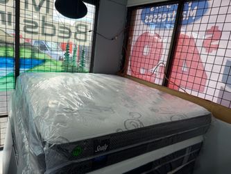 CALIFORNIA KING SIZE SEALY POSTUREPEDIC MATTRESS & BOX SPRINGS BED SET