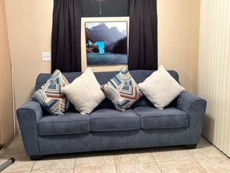 Sofa with Scotchgard Protection - Excellent Condition