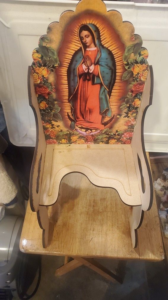Nino Dios Large Chair 19in Tall