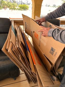 Free moving boxes