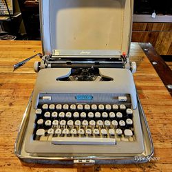 Professionally Serviced 1962 Royal Heritage  Typewriter With Elite Typeface.