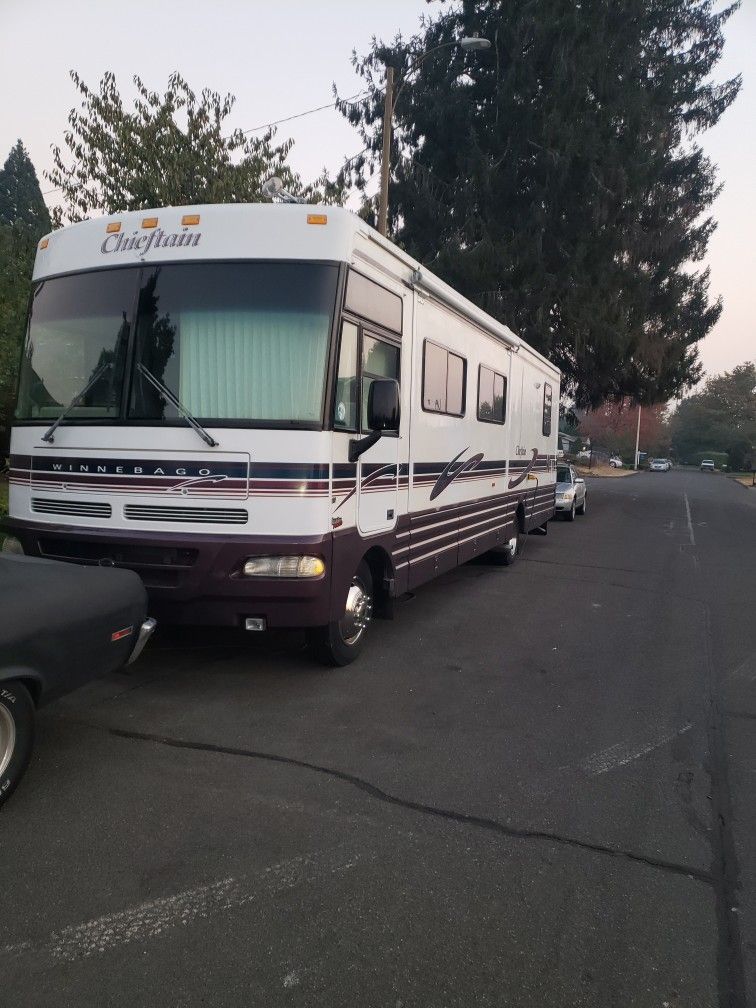 1999 Winnebago Chieftain
