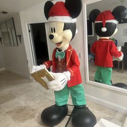 6.75 ft Mickey Mouse