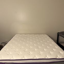 Queen size mattress and box spring